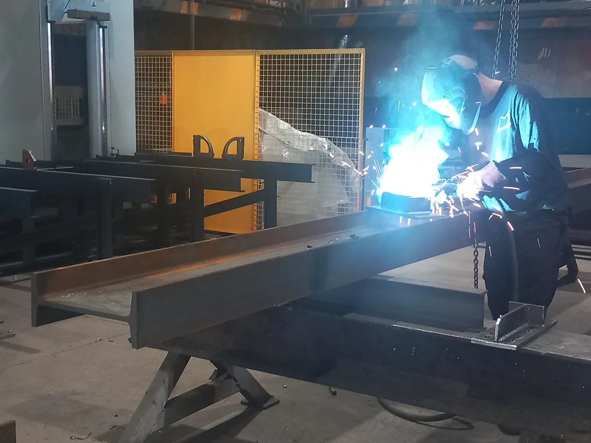 Taller de fabricación de estructuras metálicas Monesmet